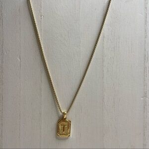 T Initial Necklace_Square Shape